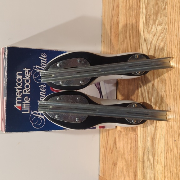 American Little Rocket Beginner Ice skates - Picture 4 of 5